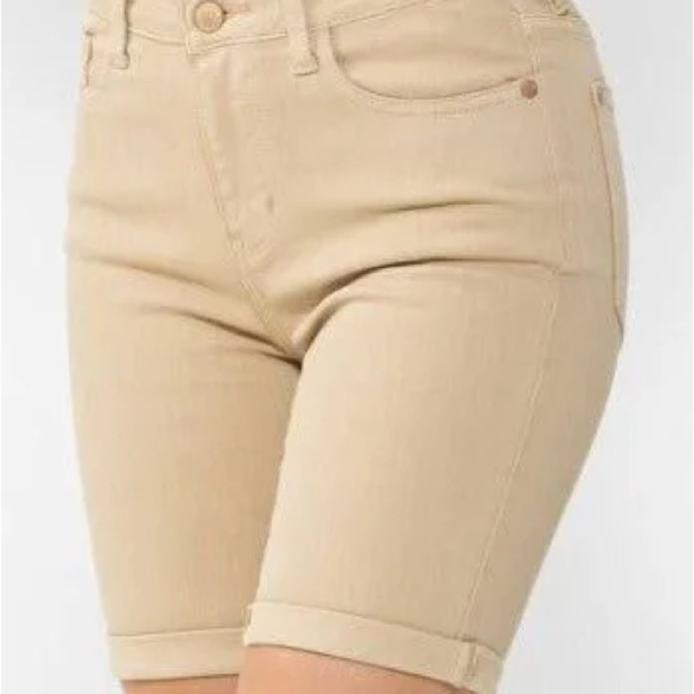 Judy Blue Women's Bermuda Shorts in Khaki